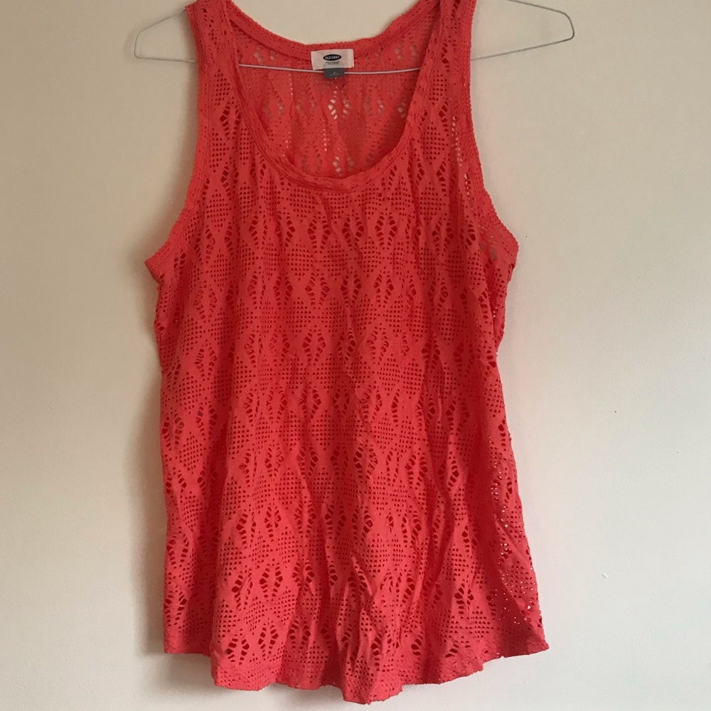 Coral tank with cut out detail